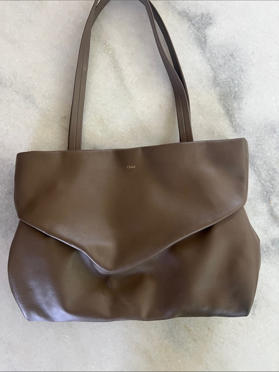 Chloe Handbags - Chloé Judy East-West Calfskin Tote brown Excellent Condition